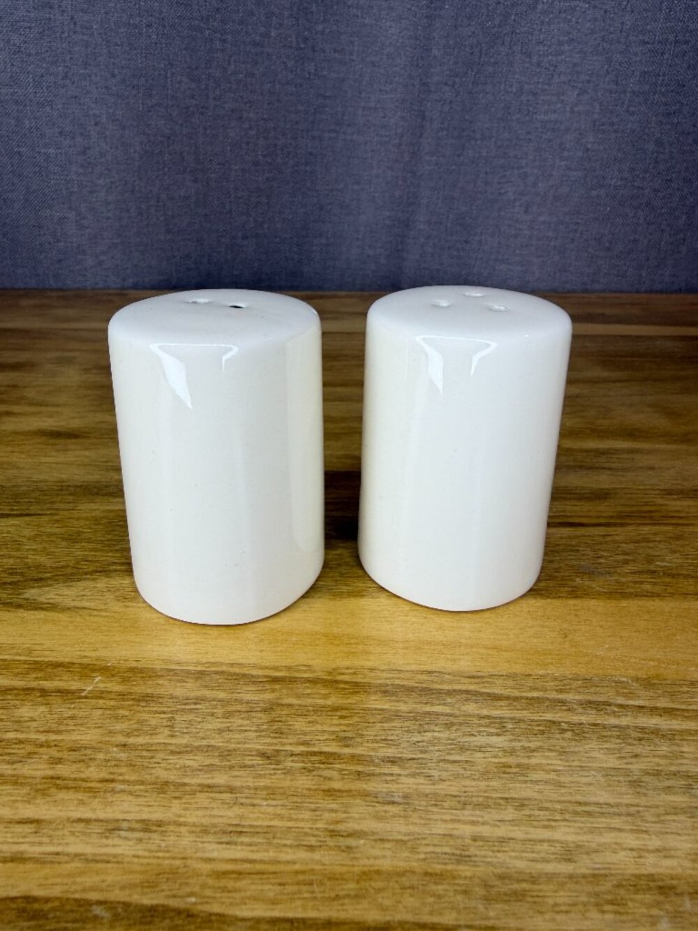 Ceramic Cylinder Small Salt and Pepper Shaker White